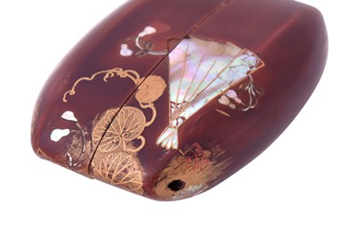 Lot 64 - A JAPANESE SINGLE COMPARTMENT MOTHER OF PEARL-DECORATED LACQUER INRO