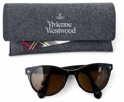 Lot 150 - VIVIENNE WESTWOOD SUNGLASSES WITH ORIGINAL SOFT CASE
