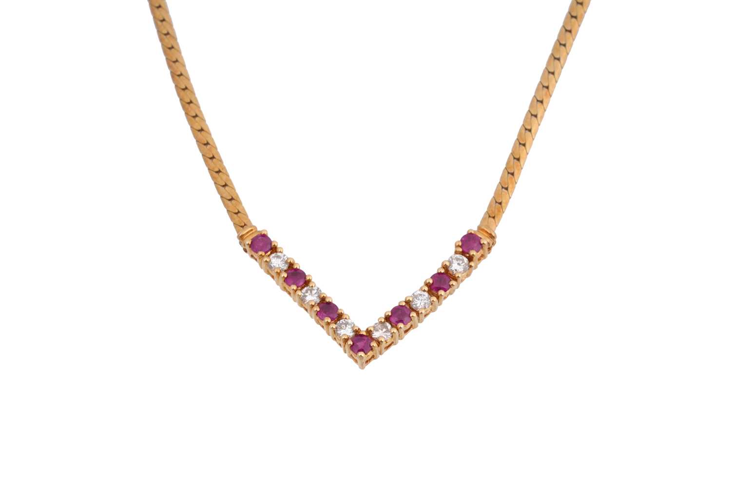 Lot 18 - AN 18CT GOLD CHEVRON HERRINGBONE NECKLACE WITH RUBIES AND DIAMONDS