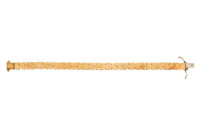 Lot 35 - A THREE TONE 18CT GOLD BRACELET