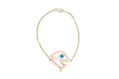 Lot 38 - AN 18CT GOLD MOTHER OF PEARL DOLPHIN BRACELET