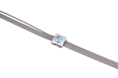 Lot 36 - AN 18CT WHITE GOLD AND AQUAMARINE BRACELET