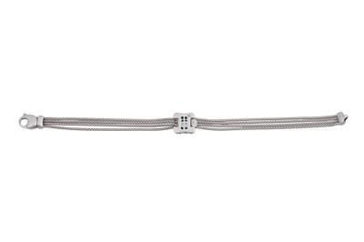 Lot 36 - AN 18CT WHITE GOLD AND AQUAMARINE BRACELET