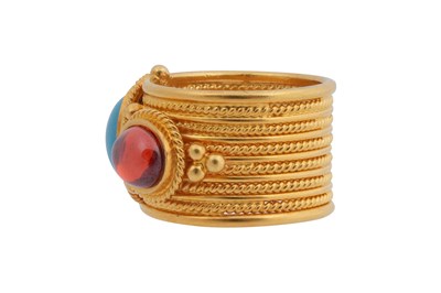 Lot 41 - AN 18CT YELLOW GOLD CABOCHON RING WITH TURQUOISE, AMETHYST AND CITRINE