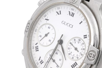 Lot 9 - GUCCI MODEL 9300 STAINLESS STEEL CHRONOGRAPH BRACELET WATCH WITH ORIGINAL GUCCI TIMEPIECES POUCH