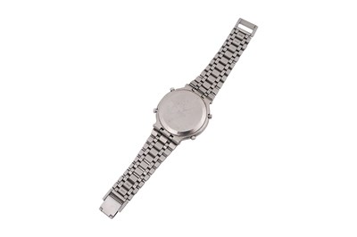 Lot 9 - GUCCI MODEL 9300 STAINLESS STEEL CHRONOGRAPH BRACELET WATCH WITH ORIGINAL GUCCI TIMEPIECES POUCH