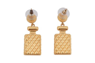 Lot 72 - A PAIR OF BOXED CHANEL QUILTED PERFUME BOTTLE DROP EARRINGS