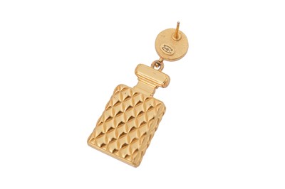 Lot 72 - A PAIR OF BOXED CHANEL QUILTED PERFUME BOTTLE DROP EARRINGS