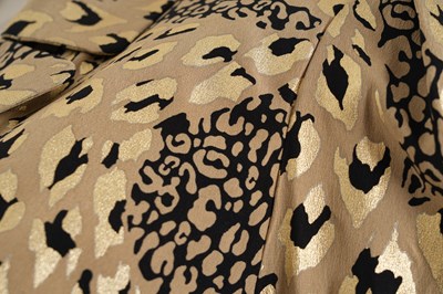 Lot 83 - AN ALESSANDRA RICH GOLD SILK LEOPARD JACQUARD JACKET