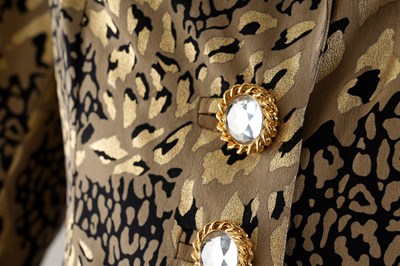 Lot 83 - AN ALESSANDRA RICH GOLD SILK LEOPARD JACQUARD JACKET