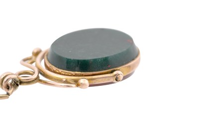 Lot 55 - A LATE 19TH CENTURY BLOODSTONE AND CARNELIAN FOB SEAL
