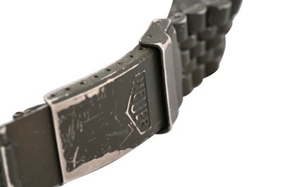 Lot 7 - A HEUER 200M 'NIGHT DIVER' UNISEX WRISTWATCH