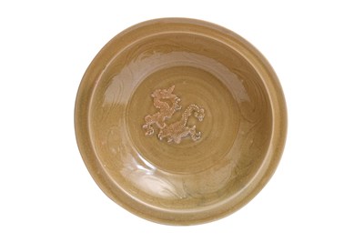 Lot 13 - A LONGQUAN 'DRAGON' CHARGER