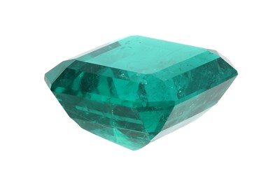 Lot 54 - AN UNMOUNTED OCTAGONAL STEP CUT COLOMBIAN EMERALD