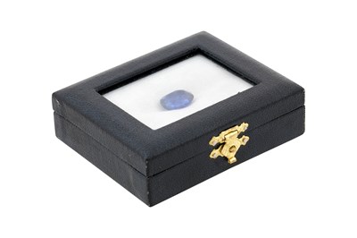 Lot 52 - AN UNMOUNTED OVAL CUT SAPPHIRE