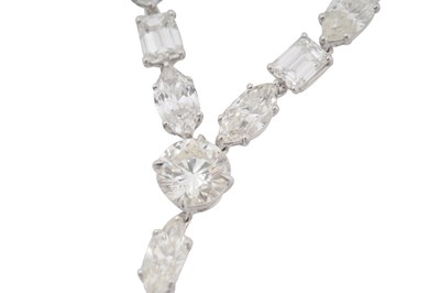 Lot 16 - AN 18CT WHITE GOLD AND DIAMOND LARIAT NECKLACE WITH DROP PENDANT