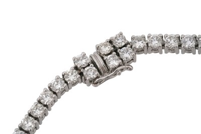Lot 14 - AN 18CT WHITE GOLD AND DIAMOND TENNIS NECKLACE WITH PENDANT