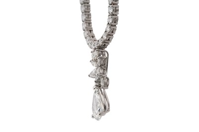 Lot 14 - AN 18CT WHITE GOLD AND DIAMOND TENNIS NECKLACE WITH PENDANT
