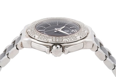 Lot 12 - A TAG HEUER LADIES FORMULA 1 BRACELET WATCH