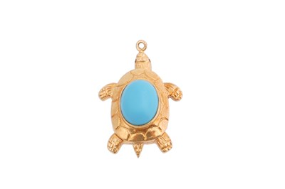 Lot 57 - AN 18CT GOLD TURQUOISE CABOCHON TURTLE CHARM