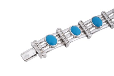 Lot 32 - AN 18CT WHITE GOLD DIAMOND AND TURQUOISE CABOCHON BRACELET