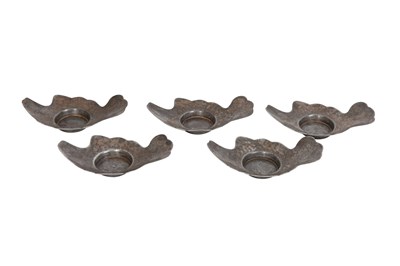 Lot 29 - A SET OF FIVE PAKTONG FISH-SHAPED TEACUP SAUCERS