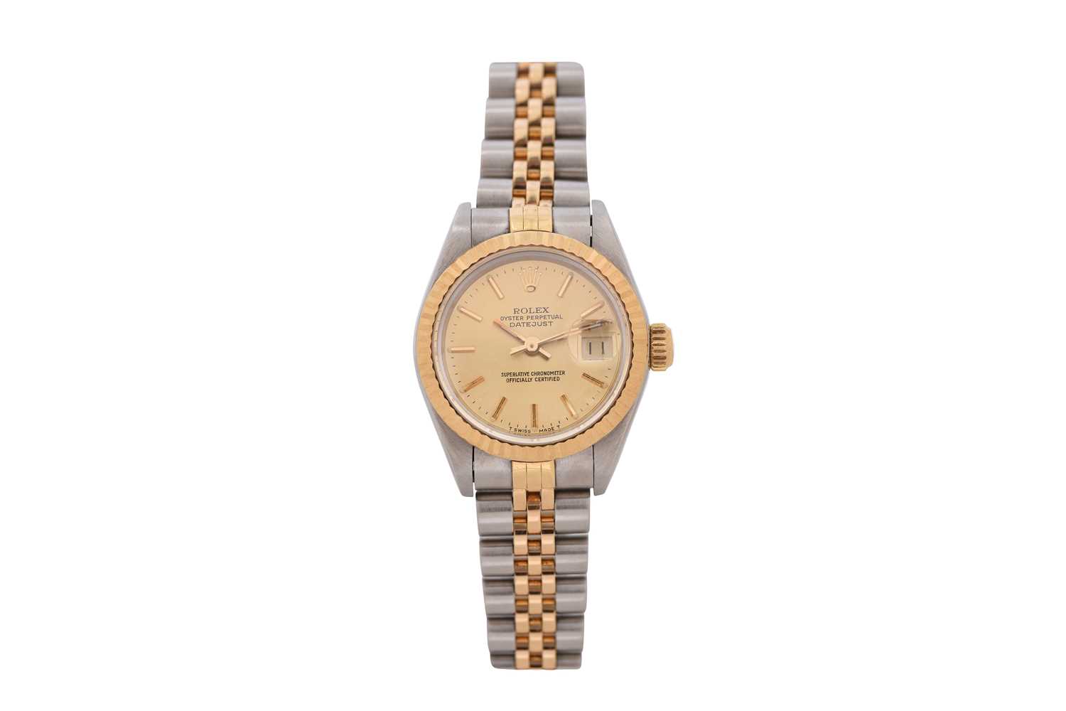 Lot 69 - A LADIES ROLEX 18K YELLOW GOLD AND STAINLESS STEEL AUTOMATIC BRACELET WATCH.