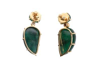 Lot 8 - A PAIR OF ZAMBIAN CABOCHON EMERALD EARRINGS