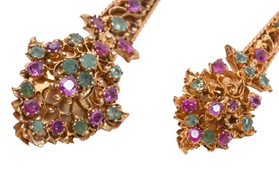 Lot 61 - TWO SRI LANKAN EMERALD AND RUBY-SET PARCEL-GILT SILVER HAIRPINS (KONDAKOORA) CONVERTED IN BROOCHES