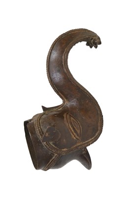 Lot 20 - A BRONZE PALANQUIN MAKARA HEAD FINIAL
