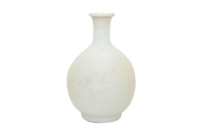 Lot 65 - A WHITE-GLAZED BOTTLE VASE