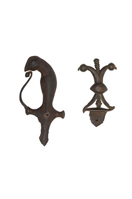Lot 93 - A STEEL CHILANUM DAGGER HILT AND A STEEL TULWAR SWORD HILT WITH PARROT HEADS