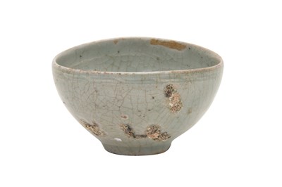 Lot 62 - A SMALL CELADON-GLAZED BOWL