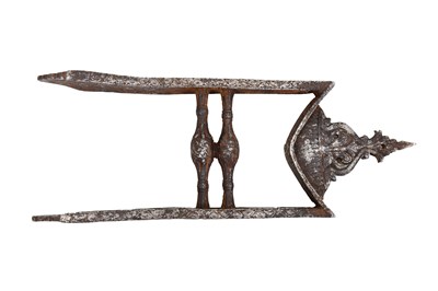 Lot 94 - AN INDIAN OPENWORK STEEL KATAR DAGGER HILT