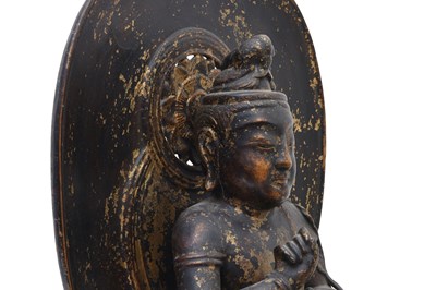 Lot 68 - A GILT WOOD FIGURE OF A DAINICHI NYORAI