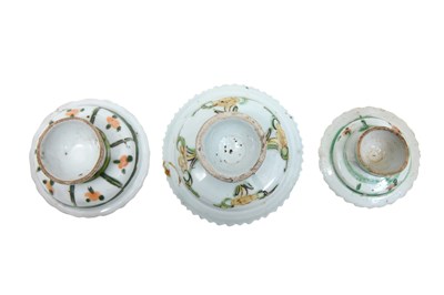Lot 34 - THREE BENCHARONG STEM CUPS