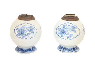Lot 25 - A PAIR OF BLUE AND WHITE VASES