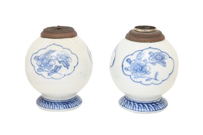 Lot 25 - A PAIR OF BLUE AND WHITE VASES