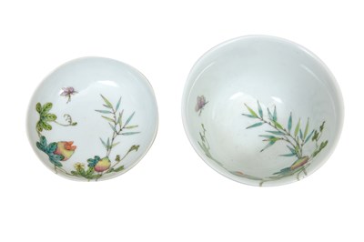 Lot 3 - AN IMPERIAL FAMILLE ROSE 'BITTER MELON' BOWL AND COVER
