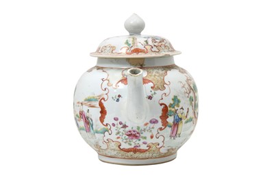Lot 35 - A LARGE FAMILLE ROSE TEAPOT AND COVER