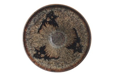 Lot 12 - A JIZHOU 'PAPER-CUT' BOWL