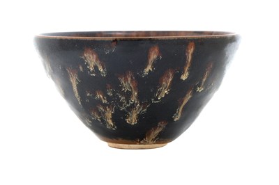 Lot 12 - A JIZHOU 'PAPER-CUT' BOWL