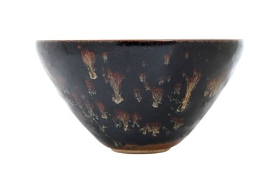 Lot 12 - A JIZHOU 'PAPER-CUT' BOWL