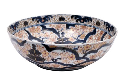 Lot 76 - A LARGE UNUSUAL IMARI BOWL