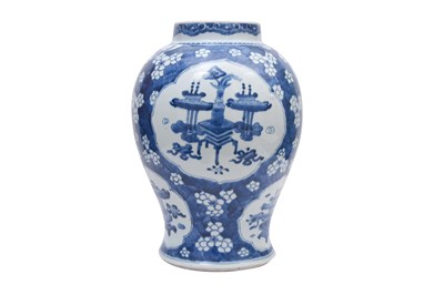 Lot 32 - A BLUE AND WHITE BALUSTER VASE