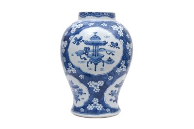 Lot 32 - A BLUE AND WHITE BALUSTER VASE