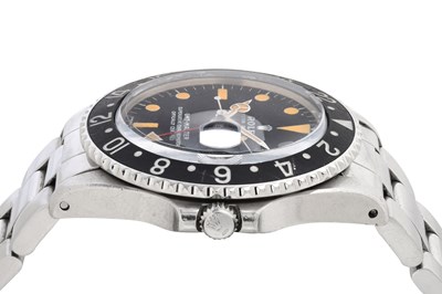 Lot 3 - A COLLECTABLE MEN'S ROLEX STAINLESS STEEL GMT AUTOMATIC BRACELET WATCH.