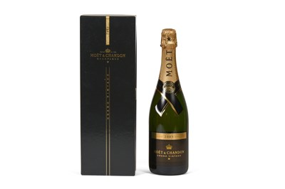 Lot 209 - MOET GRAND VINTAGE 2003
