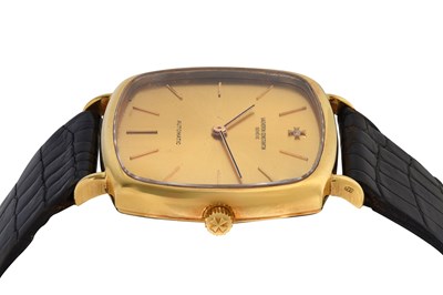 Lot 32 - AN ELEGANT MEN'S VACHERON & CONSTANTIN 18K YELLOW GOLD AUTOMATIC WRISTWATCH.