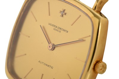 Lot 32 - AN ELEGANT MEN'S VACHERON & CONSTANTIN 18K YELLOW GOLD AUTOMATIC WRISTWATCH.